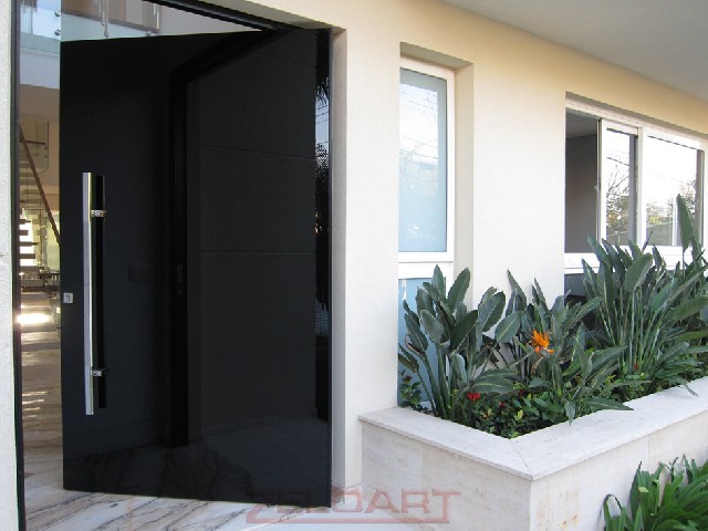 Foto 1 - Conserto em porta de vidro e madeira